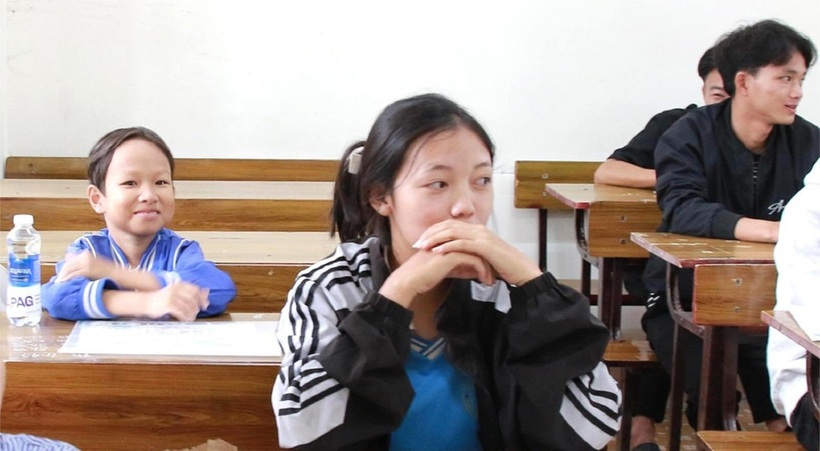 Thiện ao ước một ngày nào đó sẽ trở thành một YouTuber, không phải để nổi tiếng, mà để kể những câu chuyện đẹp, lan tỏa nghị lực sống đến với cộng đồng. Ảnh: Giáo dục & Thời đại