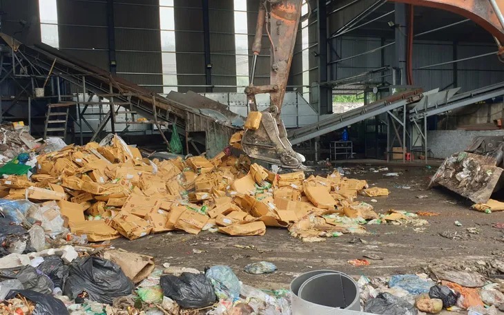 Số nấm kim châm quá hạn sử dụng. (Ảnh: Quản lý Thị trường Hà Nội)