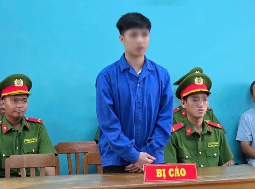 Bị cáo Nguyễn Tuấn Dĩ Khang. Ảnh: Thanh Niên