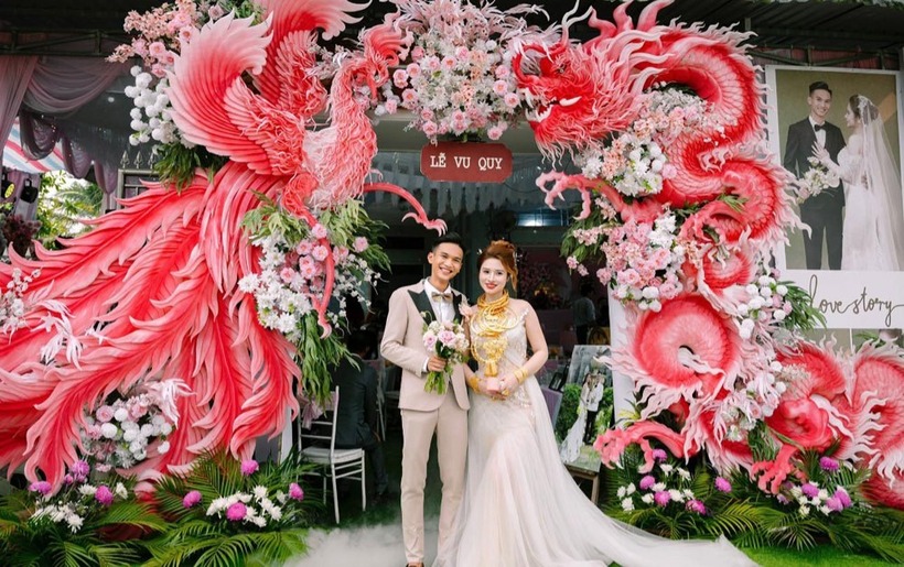 Không chỉ gây choáng váng với số vàng cưới, gia thế của cô dâu và chú rể cũng khiến nhiều người bất ngờ. Ảnh: Vietnamnet.