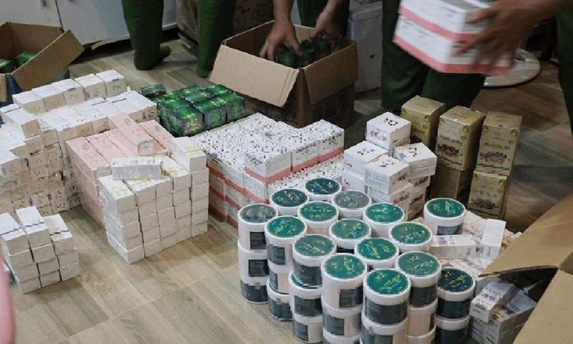 Các sản phẩm mỹ phẩm giả.