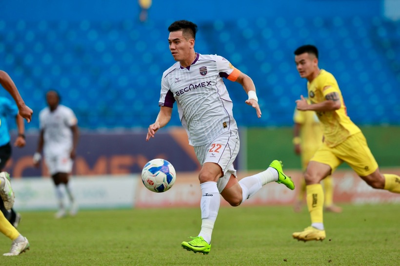 Nguyễn Tiến Linh mất danh hiệu Vua phá lưới V-League 2024-2025 sau khi Ban tổ chức rà soát lại các thống kê.