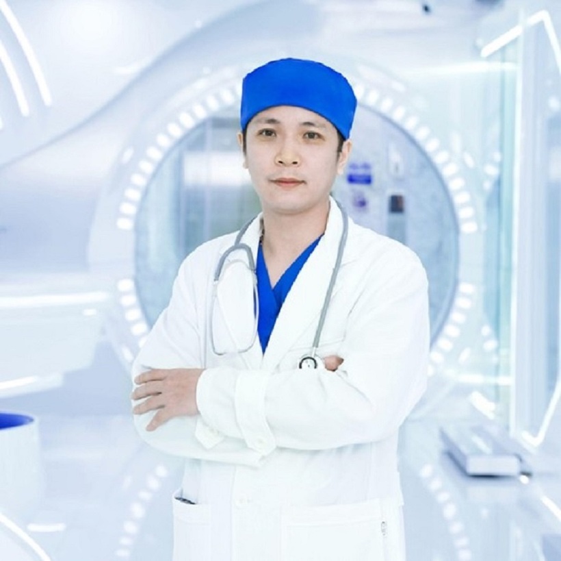 Dr. Nam Min - Bác sĩ Chuyên khoa I với hơn 11 năm kinh nghiệm, tiên phong trong công nghệ điều trị tại Việt Nam.