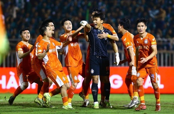 Kết quả bóng đá hôm nay ngày 28/6: SHB Đà Nẵng ở lại với V-League.