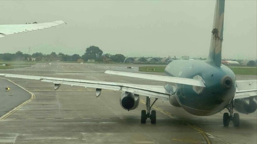 Hiện trường vụ va chạm giữa hai máy bay tại sân bay Nội Bài