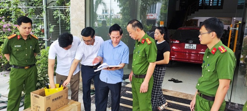 Cơ quan chức năng đã thực hiện khám xét nơi ở của Nguyễn Văn Vi (tức Vi "ngộ") và một số đối tượng khác.