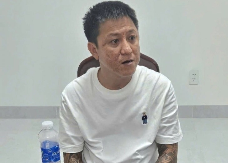 Đối tượng Phạm Quốc Anh cầm đầu đường dây tổ chức đánh bạc và đánh bạc. Ảnh: Tuổi trẻ.