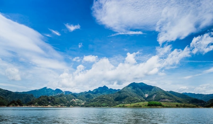 Ba Khan có gì chơi?