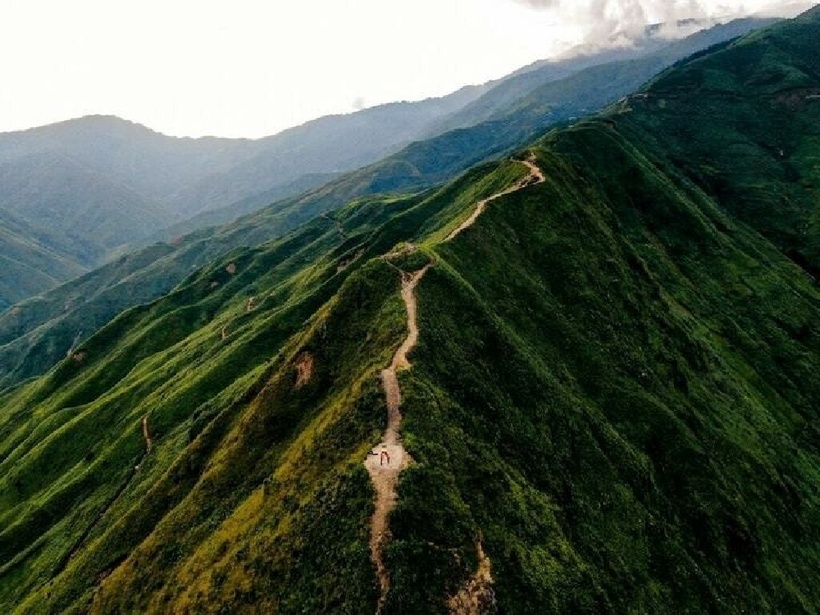 Dãy Tà Xùa là địa điểm săn mây lý tưởng dành cho những ai yêu chủ nghĩa xê dịch, thích khám phá, trải nghiệm.