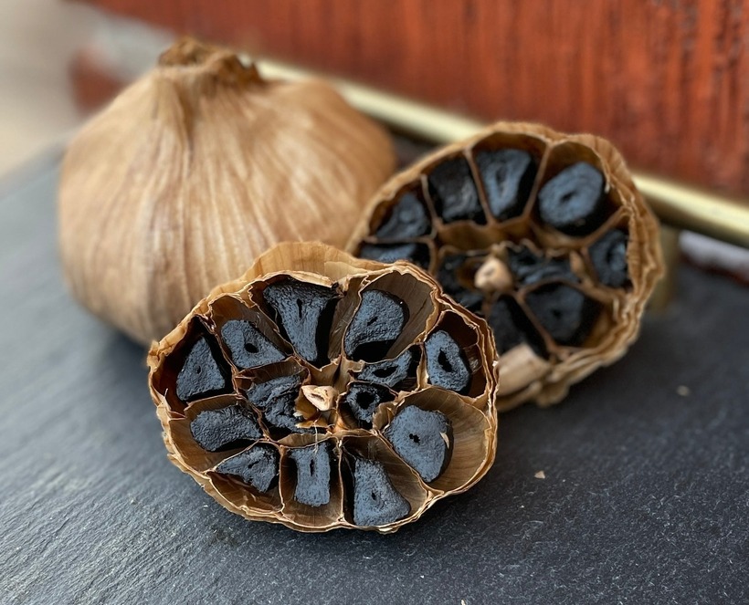 Mặc dù tỏi đen có thể hỗ trợ tăng cường miễn dịch, nhưng nếu dùng quá liều sẽ gây phản tác dụng.