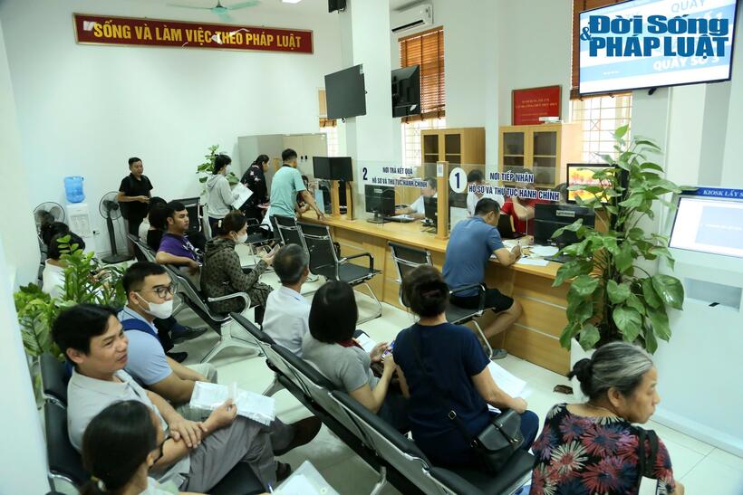 UBND phường cơ bản thực hiện toàn bộ các thủ tục hành chính mà trước đây người dân phải lên UBND quận để giải quyết