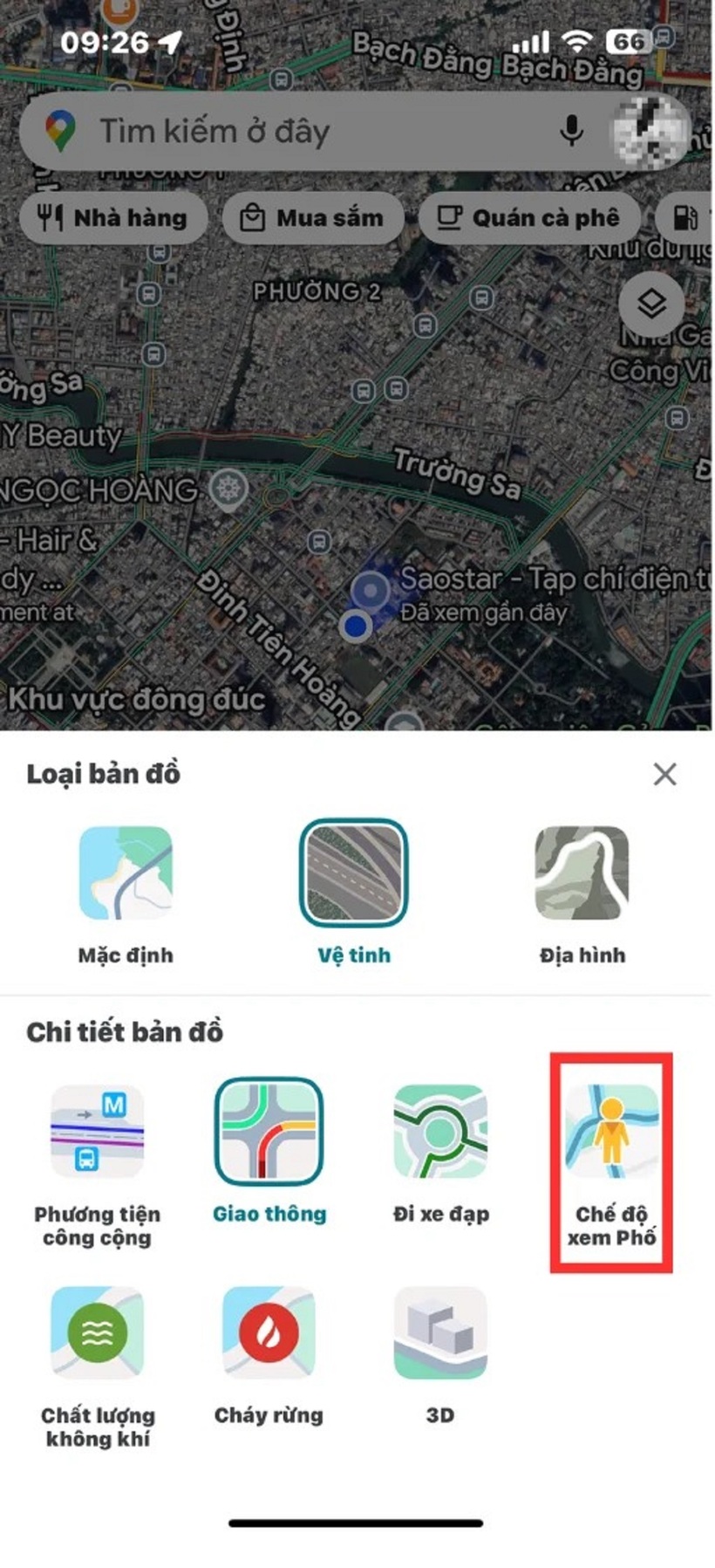 Bước 2: Chọn "Vệ tinh" và "Chế độ xem phố" (Street View). Bạn sẽ thấy một biểu tượng người màu vàng kéo thả vào bản đồ.