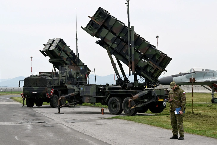 Hệ thống phòng không Patriot đóng vai trò cực kỳ quan trọng trong việc bảo vệ vùng trời Kiev của Ukraine.  Ảnh: Reuters