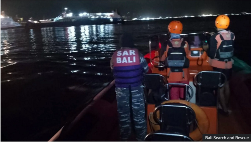 Tìm kiếm người mất tích sau vụ chìm phà ở Bali đêm 2/7. Ảnh: Bali Search and Rescue