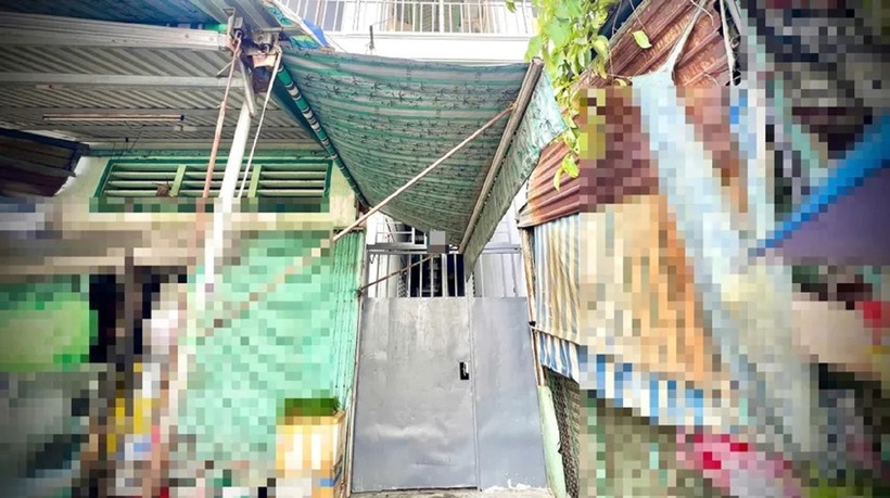 Căn nhà trọ nơi anh A bị đánh, cướp tài sản. Ảnh: PLO