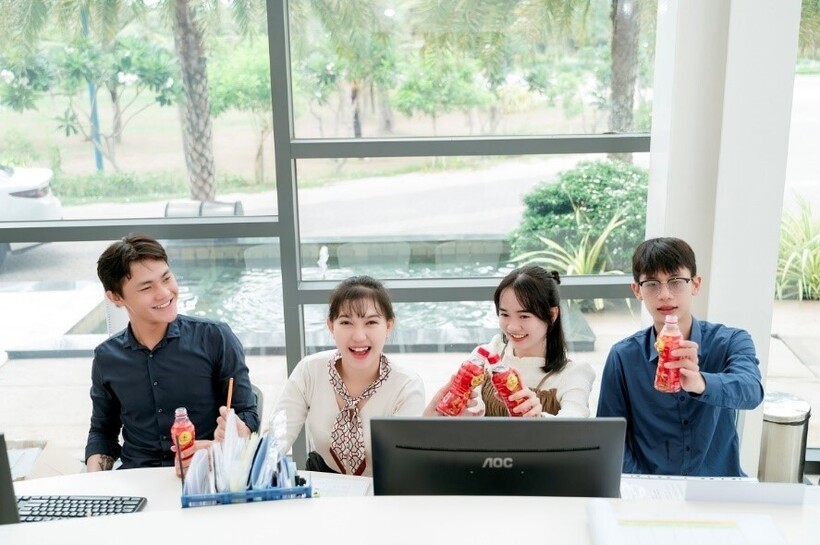 Mỗi ngày thanh lọc cơ thể là một ngày tươi giúp người trẻ tận hưởng ngày hè sôi động.