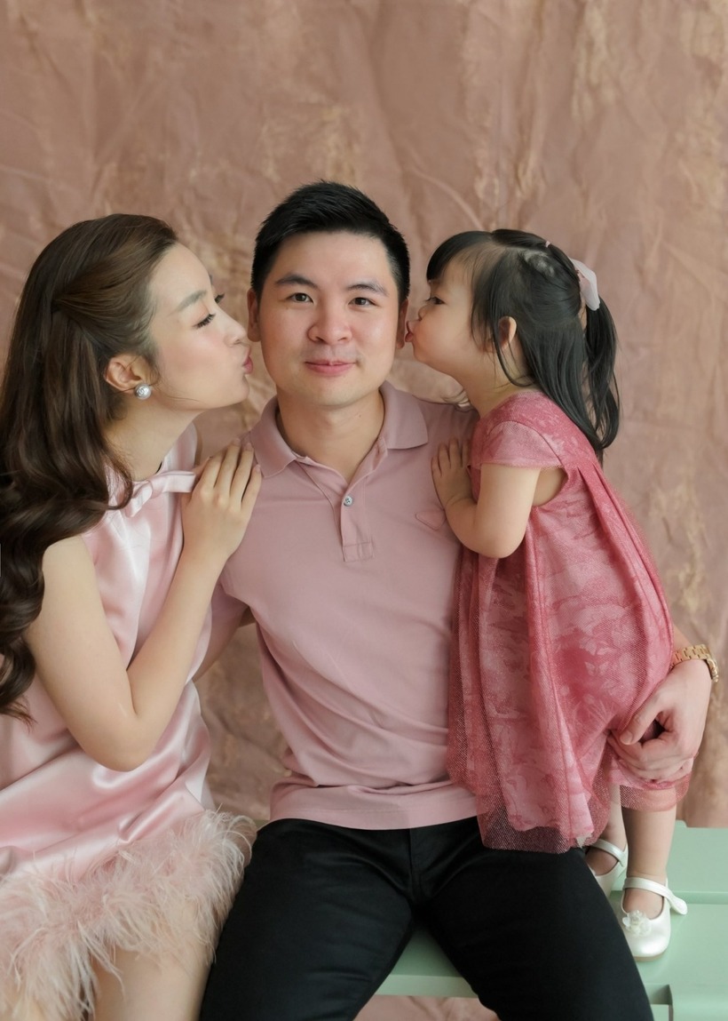 Con gái Đỗ Mỹ Linh đáng yêu “như thiên thần” trong bộ ảnh mừng sinh nhật 2 tuổi - 2