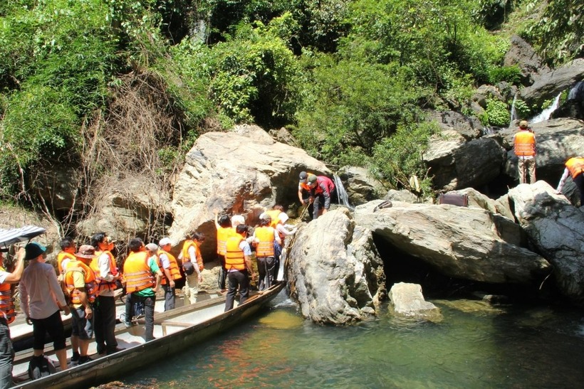 Khe Lạnh, điểm đến không thể bỏ qua khi đến du lịch Huế.