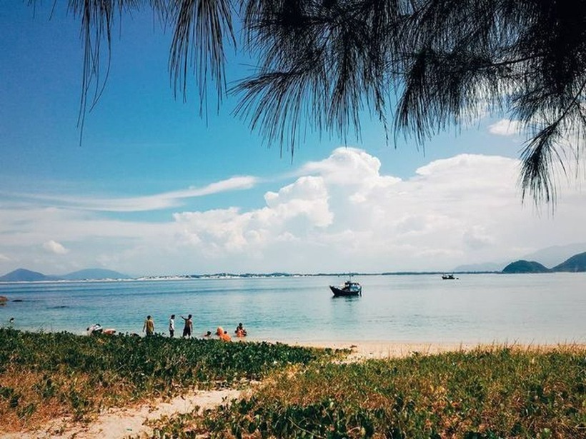Hòn Nưa (Đắk Lắk) nằm dưới chân đèo Cả.
