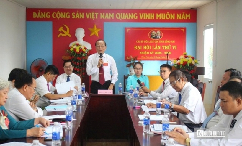 Luật gia Phan Văn Châu, Chủ tịch Hội Luật gia tỉnh Đồng Nai phát biểu tại đại hội. Ảnh: Anh Trọng