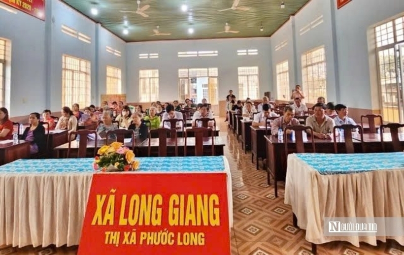 Hội Luật gia tỉnh Bình Phước (cũ) tư vấn pháp luật cho người dân xã Long Giang, thị xã Phước Long (cũ).