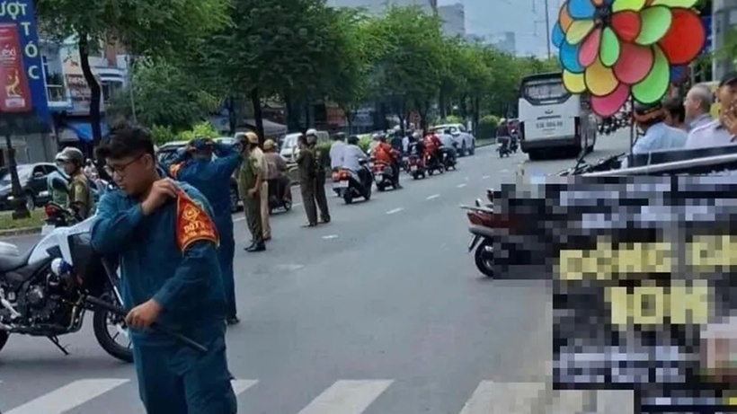 Công an TP.HCM cùng Công an phường Bình Tây nhanh chóng có mặt phong tỏa hiện trường, điều tiết giao thông. Ảnh: PLO.