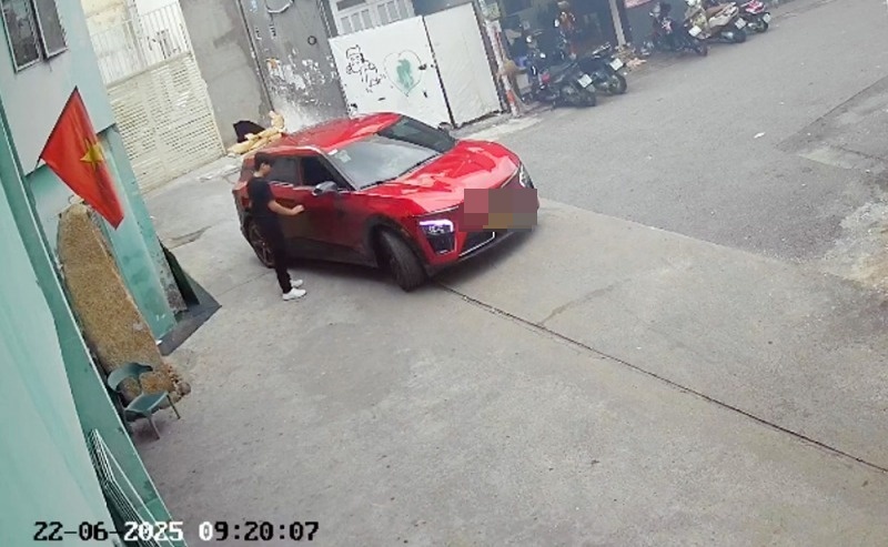 Học sinh lớp 10 ở TP.HCM mất tích sau khi lên xe taxi. Ảnh: Báo Công an Nhân dân.