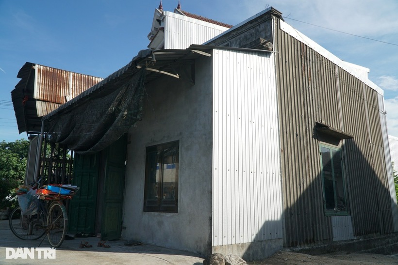 Căn nhà nơi Mi và mẹ sinh sống. Ảnh: Dân trí