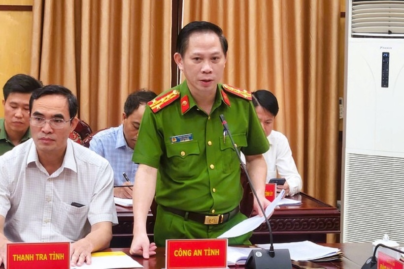 Đại tá Trịnh Văn Giang, Phó Giám đốc Công an tỉnh Thanh Hóa, thông tin một số vụ việc tại cuộc họp báo. Ảnh: Người lao động