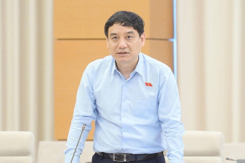 Chủ nhiệm Ủy ban Văn hóa và Xã hội Nguyễn Đắc Vinh phát biểu. Ảnh: Quốc hội