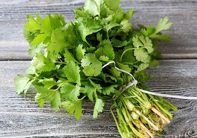 Một số đối tượng nhất định không nên ăn rau mùi