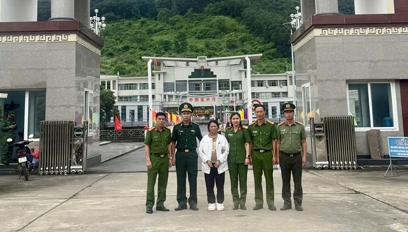Các lực lượng tỉnh Lai Châu thời điểm bắt giữ Vàng Gạ Lơ. Ảnh: PLO