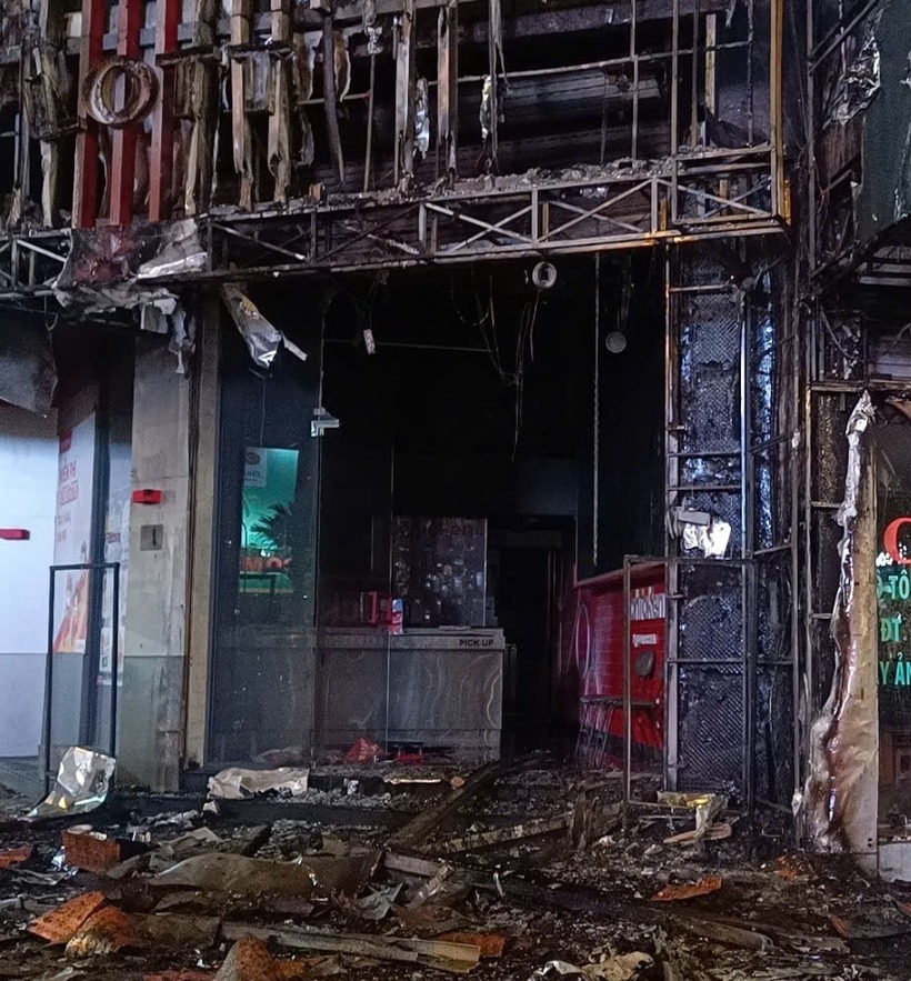 Nhiều tài sản bị thiêu rụi sau vụ cháy.