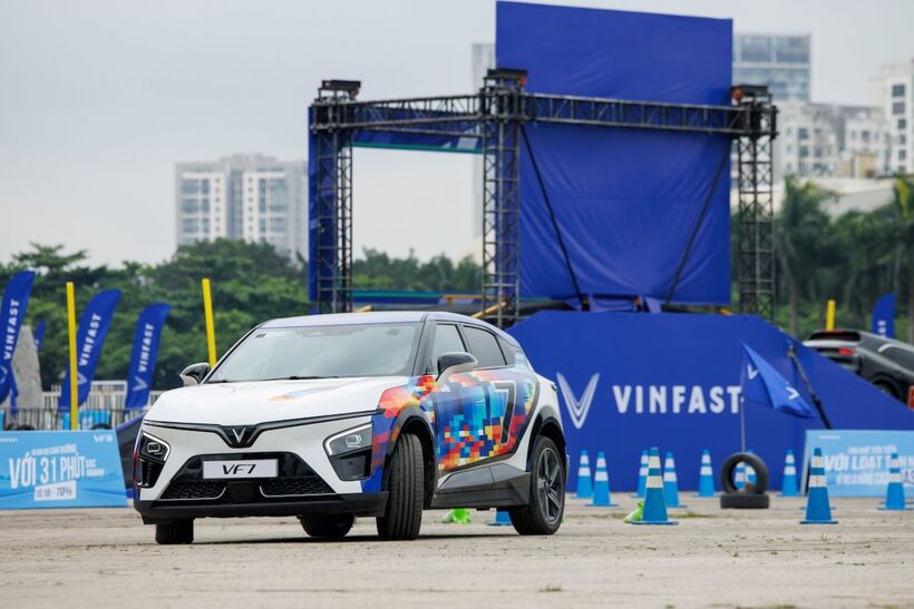 Bài sa hình đặc biệt đã được VinFast bố trí để khách hàng trải nghiệm khả năng vận hành của xe điện VinFast