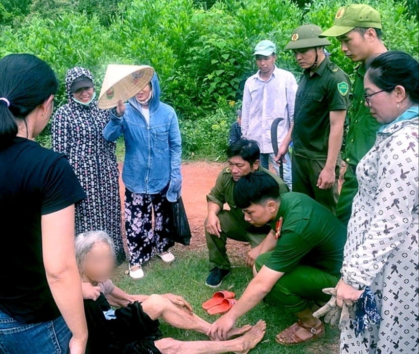 Cụ bà được tìm thấy tại khu vực Vườn Tơ (xã Thu Bồn, TP.Đà Nẵng). Ảnh: Tuổi Trẻ Online