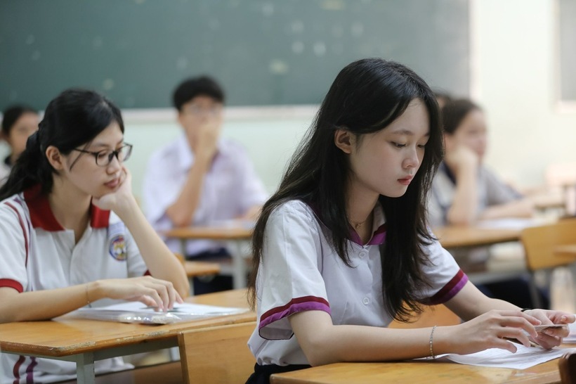 Cách tính điểm xét tốt nghiệp THPT từ năm 2025. Ảnh: Báo Dân trí.