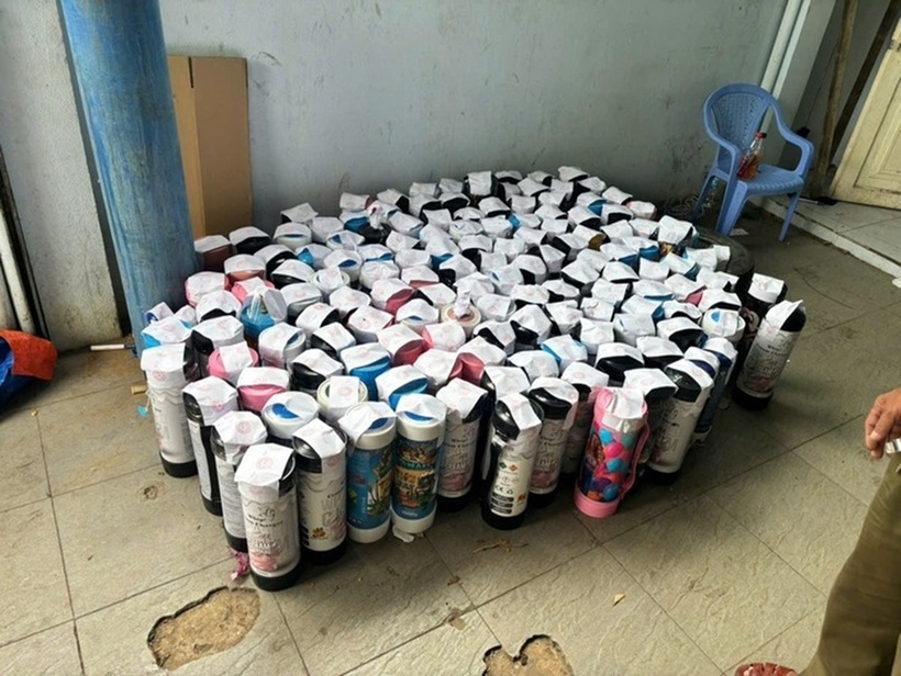 Số lượng lớn bóng cười mini bị cảnh sát phát hiện, thu giữ tại kho chứa