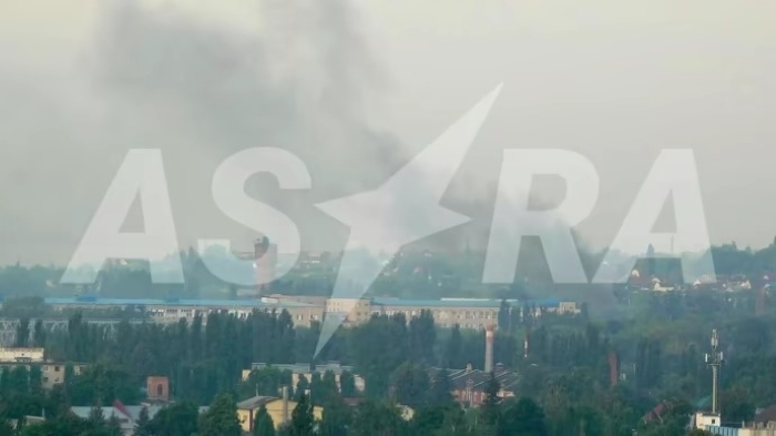 Khói bốc lên sau cuộc tấn công bằng máy bay không người lái vào Voronezh. Ảnh: Astra