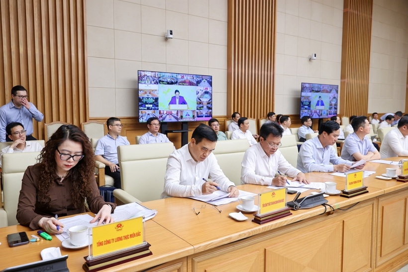 Thủ tướng: Tăng trưởng 8,3-8,5% năm 2025 không là "mục tiêu bất khả thi" - 11