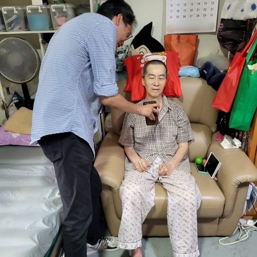 Nam diễn viên Ngô Bác Quân qua đời ở tuổi 69, sau 7 năm chống chọi với bệnh xơ cứng teo cơ một bên.