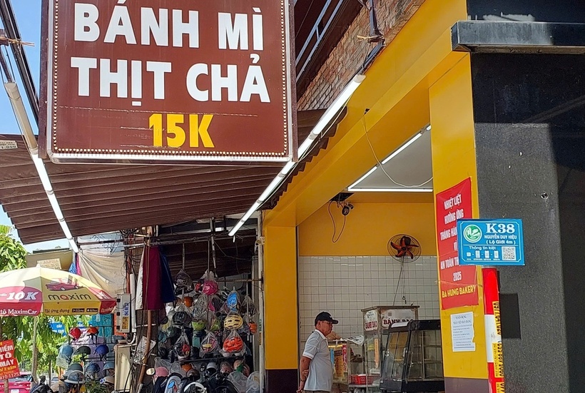 Cơ sở nơi khách hàng mua hamburger. (Ảnh: VietnamNet)