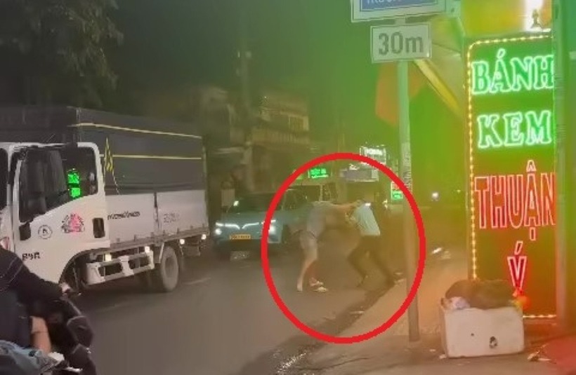 Hình ảnh ghi lại sự việc. Ảnh: Lao động