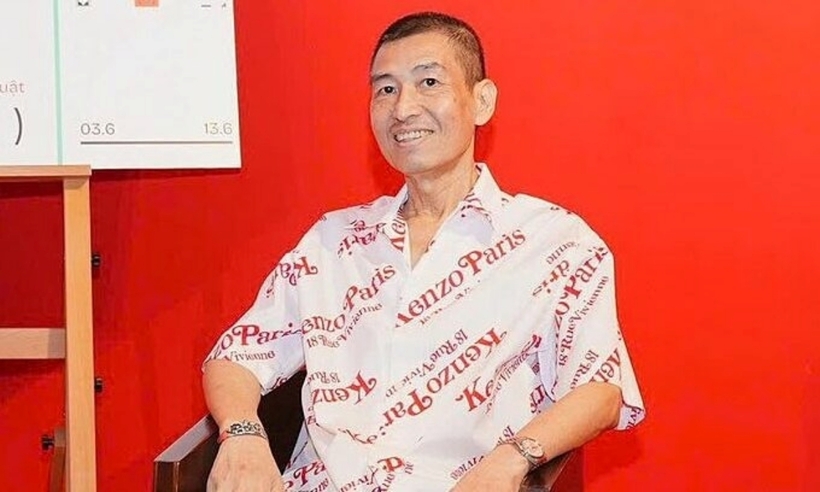 Nam họa sĩ tại sự kiện giới thiệu cuốn ''Trò chuyện với hội họa" hồi tháng 6. Ảnh: VnExpress