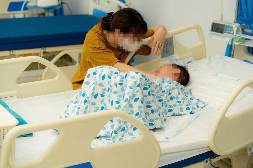 Bé trai 6 tuổi vẫn đang được theo dõi. Ảnh: BVCC
