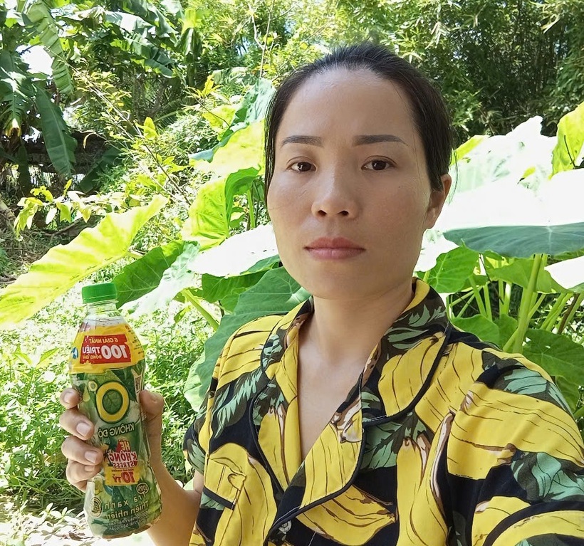 Chị Hứa Thị Ngọc Giàu là khách hàng thứ 4 trúng giải Nhì là 1 voucher trị giá 20 triệu đồng. (Ảnh: NVCC)