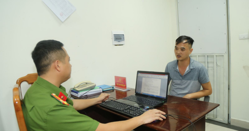 Nguyễn Văn Cương tại cơ quan công an. (Ảnh: Công an Bắc Ninh)