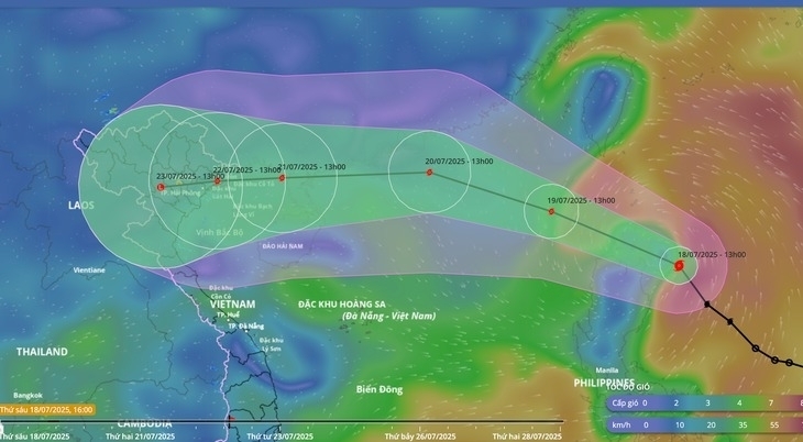 Dự báo vị trí và hướng di chuyển bão Wipha lúc 13h ngày 18/7. Ảnh: Tuổi trẻ