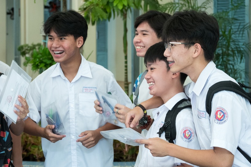 Sở GD&ĐT Hà Nội yêu cầu, khi hạ điểm chuẩn, các trường THPT phải niêm yết công khai số lượng học sinh đã tuyển. Ảnh minh họa