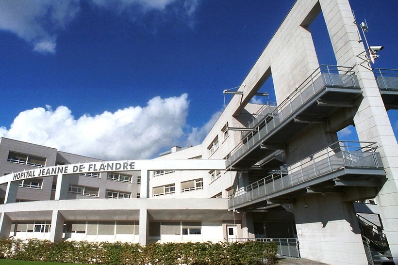 Bệnh viện Nhi Jeanne-de-Flandre nơi xảy ra vụ việc. Ảnh: Independent