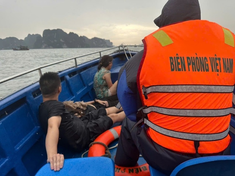 Một số du khách may mắn được cứu sống